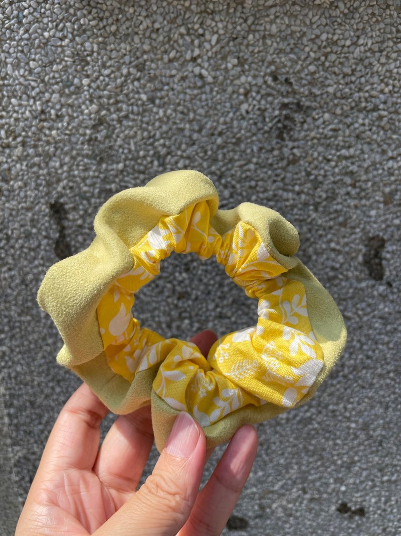 Chez。小物系列 - 麂皮絨製髮圈-檸檬黃x黃底白小花 - 髮夾/髮圈 - 聚酯纖維 黃色
