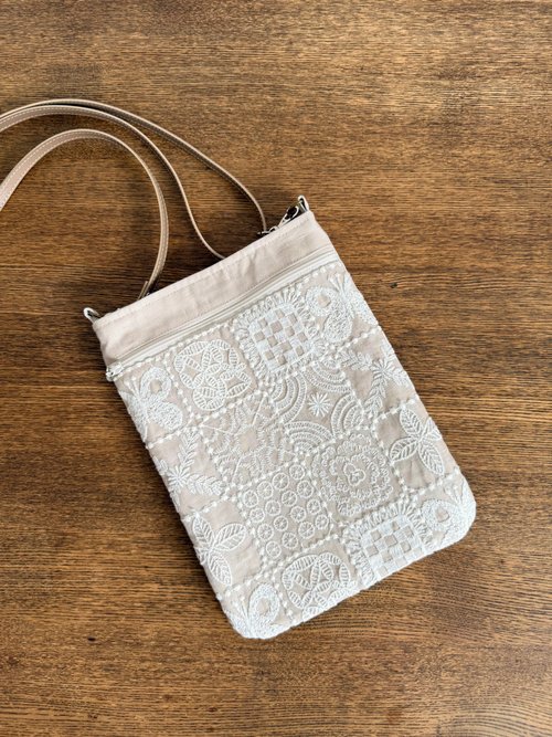 完成品✨スマホポシェット forest tile spica ミナペルホネン 完成品✨スマホポシェット forest tile spica ミナペルホネン