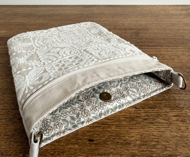 完成品✨スマホポシェット forest tile spica ミナペルホネン 完成品✨スマホポシェット forest tile spica ミナペルホネン