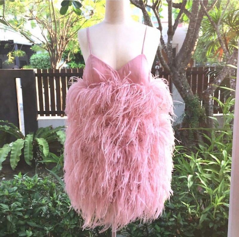 Nasha dusty rose pink deep v ostrich feathers mini dress for women - 洋裝/連身裙 - 羽絨 粉紅色