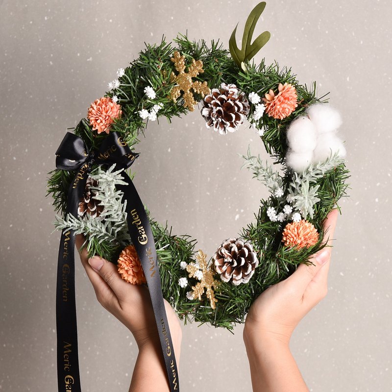European Manor Christmas Faux Floral Wreath Christmas Wreath Gift Exchange Meric Garden - ช่อดอกไม้แห้ง - ไฟเบอร์อื่นๆ สีเขียว