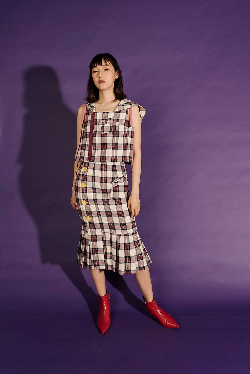 Red and white checked asymmetric high waist skirt - Skirts - Cotton & Hemp Multicolor