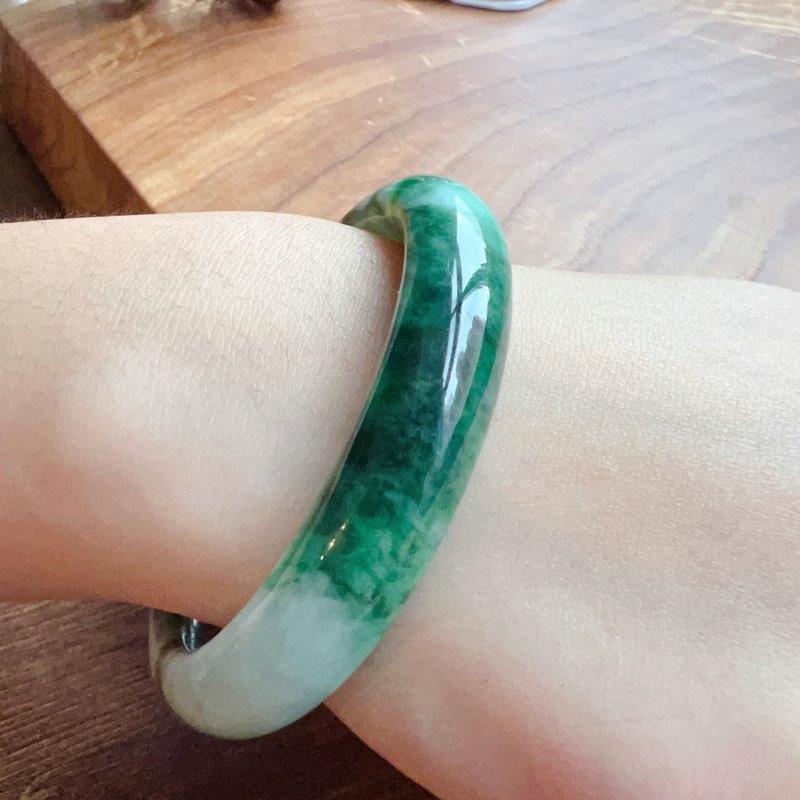 Green flower jade bracelet | 17.5 girth | Natural Burmese jade jade A grade | Gift - สร้อยข้อมือ - หยก สีเขียว