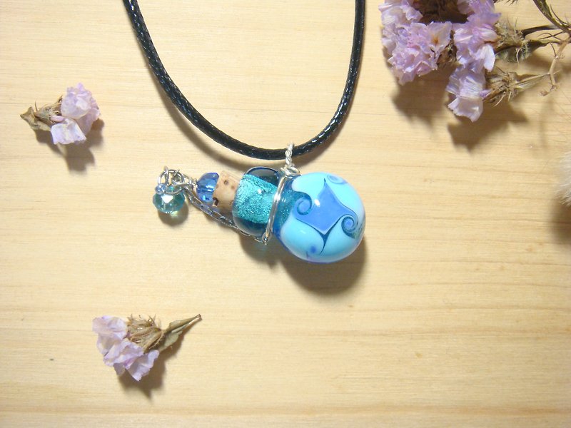 Grapefruit forest glass-windmill free blue-essential oil bottle/scent bottle necklace (round bottle) - Necklaces - Glass Blue