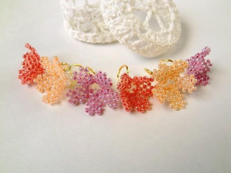 妖精の帽子 3色セット・D　繊細 レース 爽やか 清楚 上品 かわいい 可憐 花 フラワー 赤 オレンジ 橙 紫 桜草 プリムラ 春 秋 石楠花 苺 いちご 杏 - ネックレス - ガラス レッド