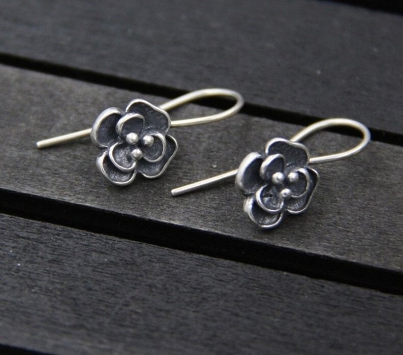 Real S 925 Sterling Silver Women Romantic Flower Earrings Designer Thai Silver - 耳環/耳夾/耳骨夾 - 純銀 銀色