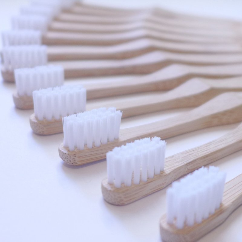 [Good day agooday]緑の竹歯ブラシ - 大人の竹歯ブラシ（環境にやさしい環境ナイロン）12個入り - 歯ブラシ・オーラルケア - 竹製 カーキ