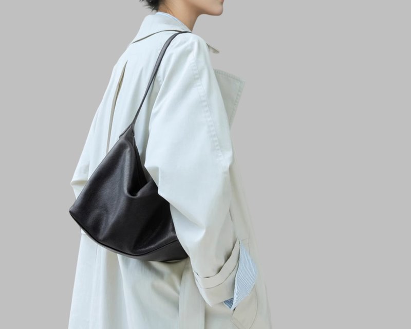 東方曲線美 × 植鞣皮革 2WAY 經典 Hobo 包 附延長背帶 - 手提包/手提袋 - 真皮 黑色