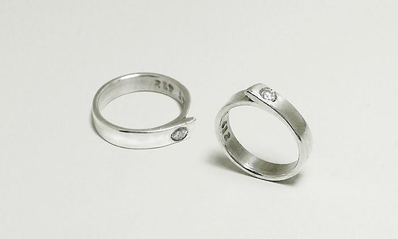 璀璨交疉鑽戒  銀 戒指 婚戒 - 戒指 - 其他金屬 銀色