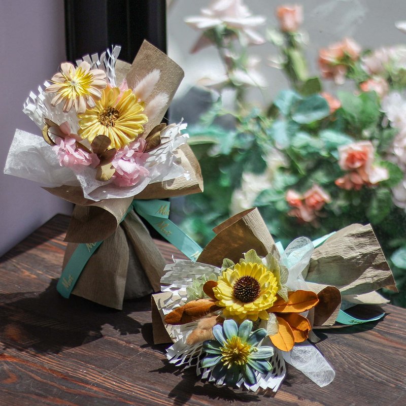 Small bouquet of sunflowers - Dried Flowers & Bouquets - Plants & Flowers Multicolor