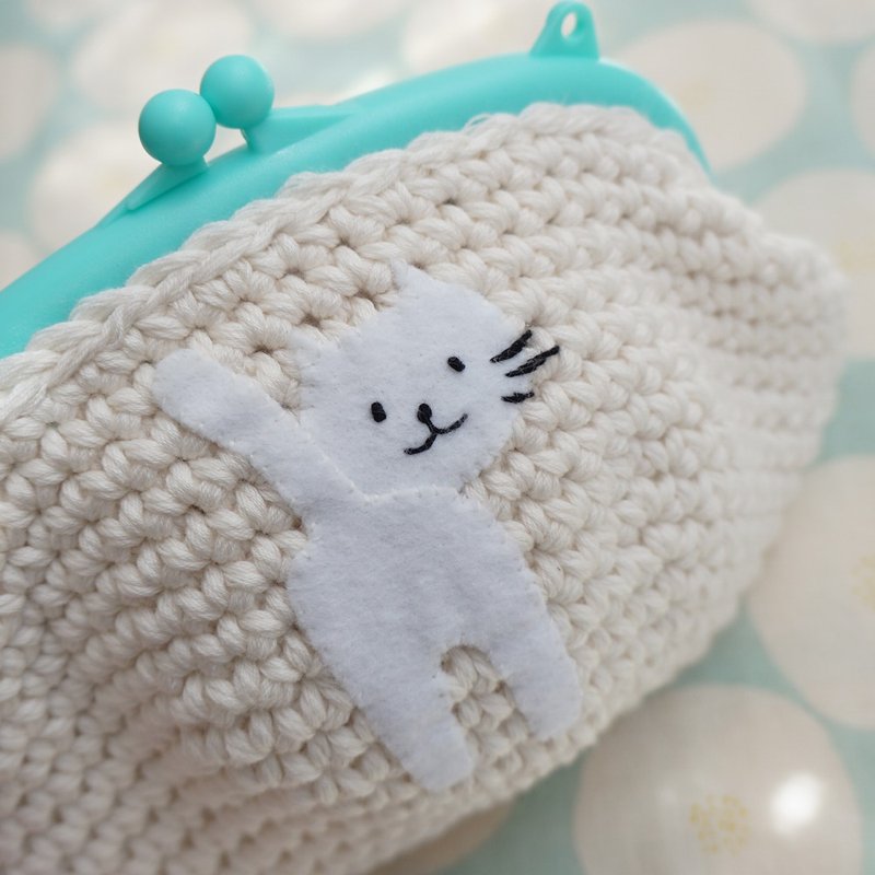 Ba-ba handmade Crochet pouch No.C1457 - 手提包/手提袋 - 其他材質 白色