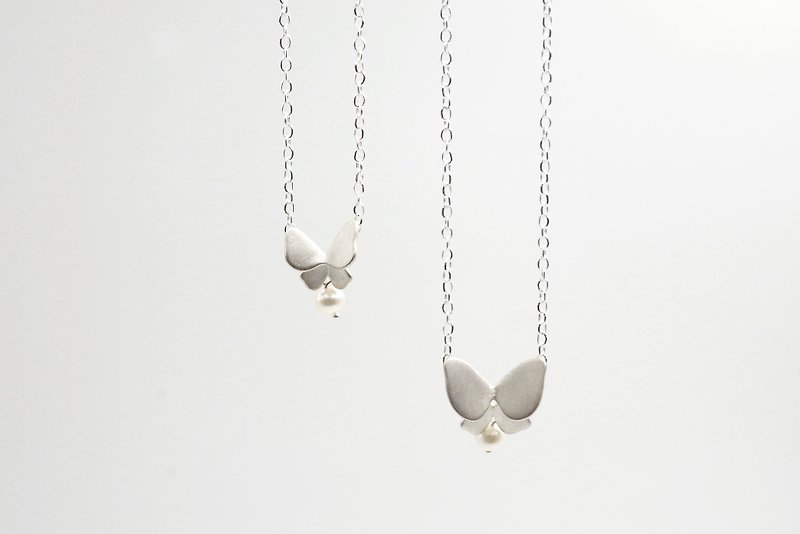I-Shan13 fold line silver butterfly necklace small - สร้อยคอ - เงินแท้ สีเงิน
