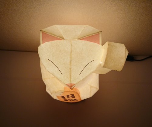 招き猫(猫の置物)テーブルランプシェード 和紙のランプシェード - ショップ KUTSUROGU 照明・ランプ - Pinkoi