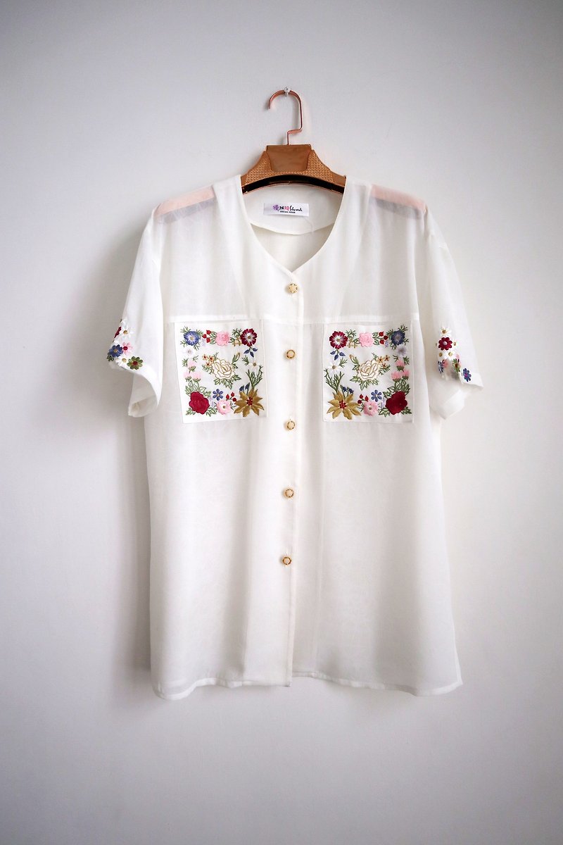 Pumpkin Vintage. Vintage Flowers Embroidered Chiffon White Shirt - Women's Shirts - Polyester White