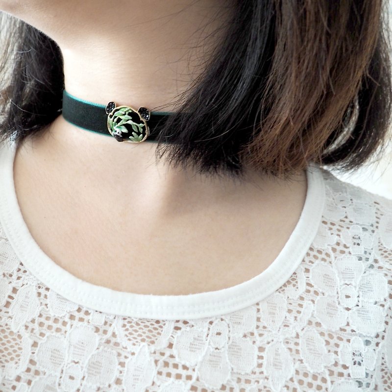 Takeshita Panda Earrings Choker Short Necklace Necklace Pre-Order - สร้อยคอ - วัตถุเคลือบ ขาว