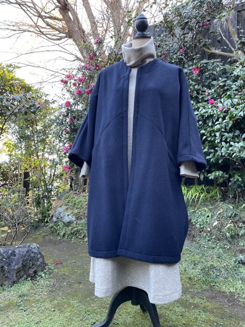 Compressed Wool Dolman Sleeve Coat Navy Blue - เสื้อสูท/เสื้อคลุมยาว - ขนแกะ สีน้ำเงิน