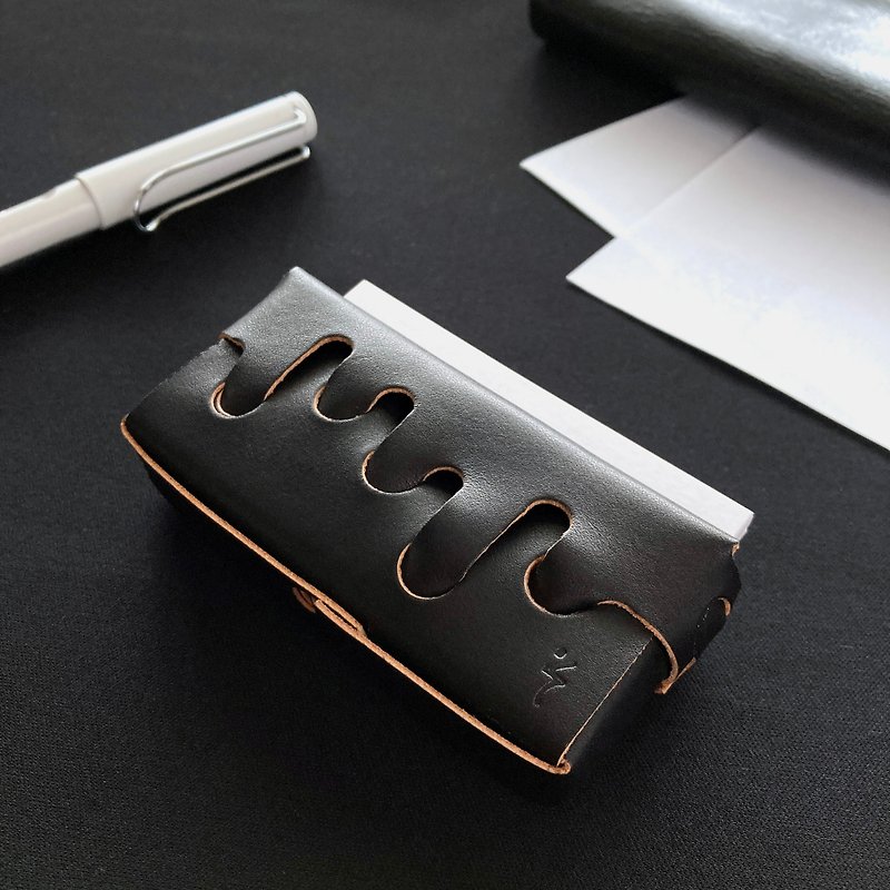 【#craft kit】Card Holder using Logwood(ログウッド) Dyed Leather | Burnt Sandwich Style - Card Holders & Cases - Genuine Leather Black