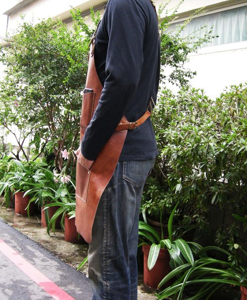 ラビングパターンレザーエプロン（ブラウンフルレザー）_作作ずおずお