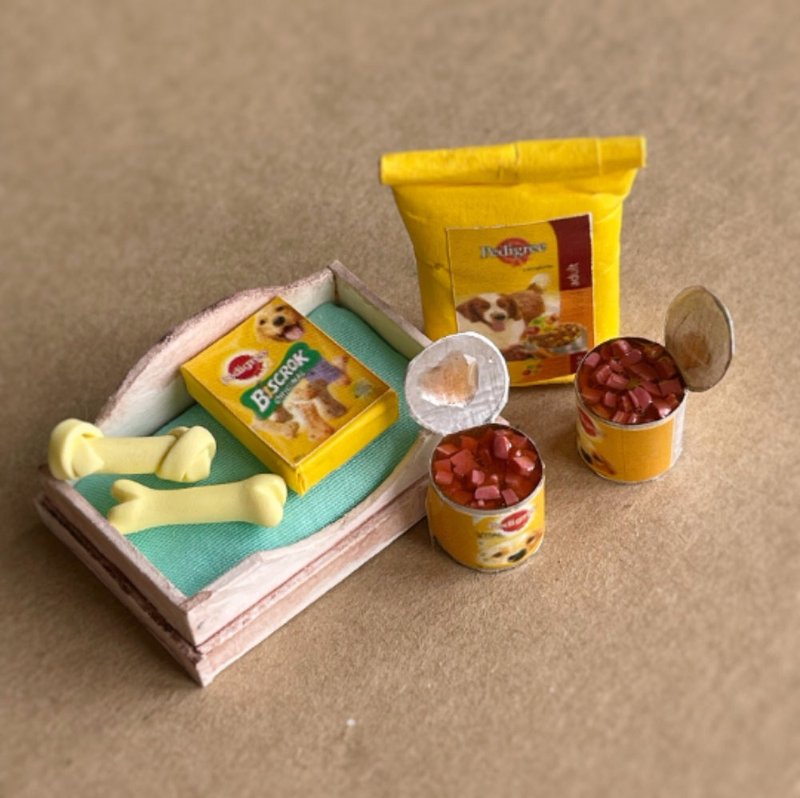 A set of miniatures for dogs - 公仔/玩偶 - 其他材質 多色