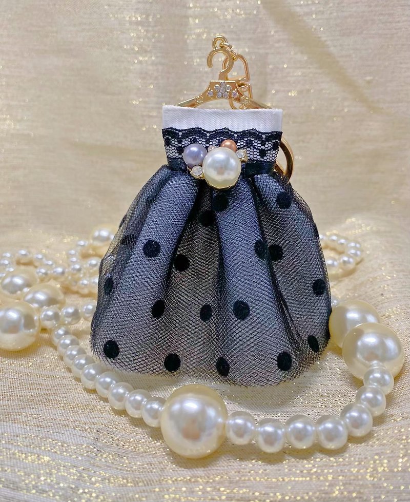 夢幻蕾絲小禮服吊飾/鑰匙圈—寶嘉珍珠公主 - 吊飾 - 棉．麻 