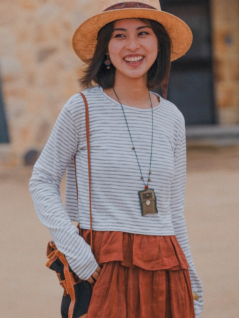 幻影協奏 簡約條紋提花小圓領上衣 落肩堆堆袖長袖T恤 - 女 T 恤 - 棉．麻 白色