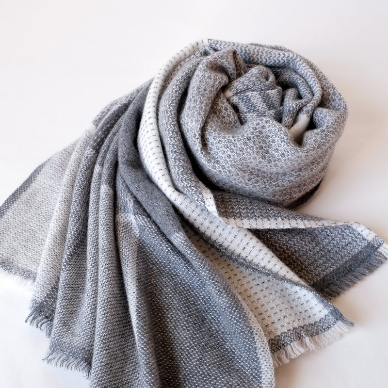Cashmere 100% hand-woven cashmere stole [Monka 03] - Knit Scarves & Wraps - Other Materials Gray