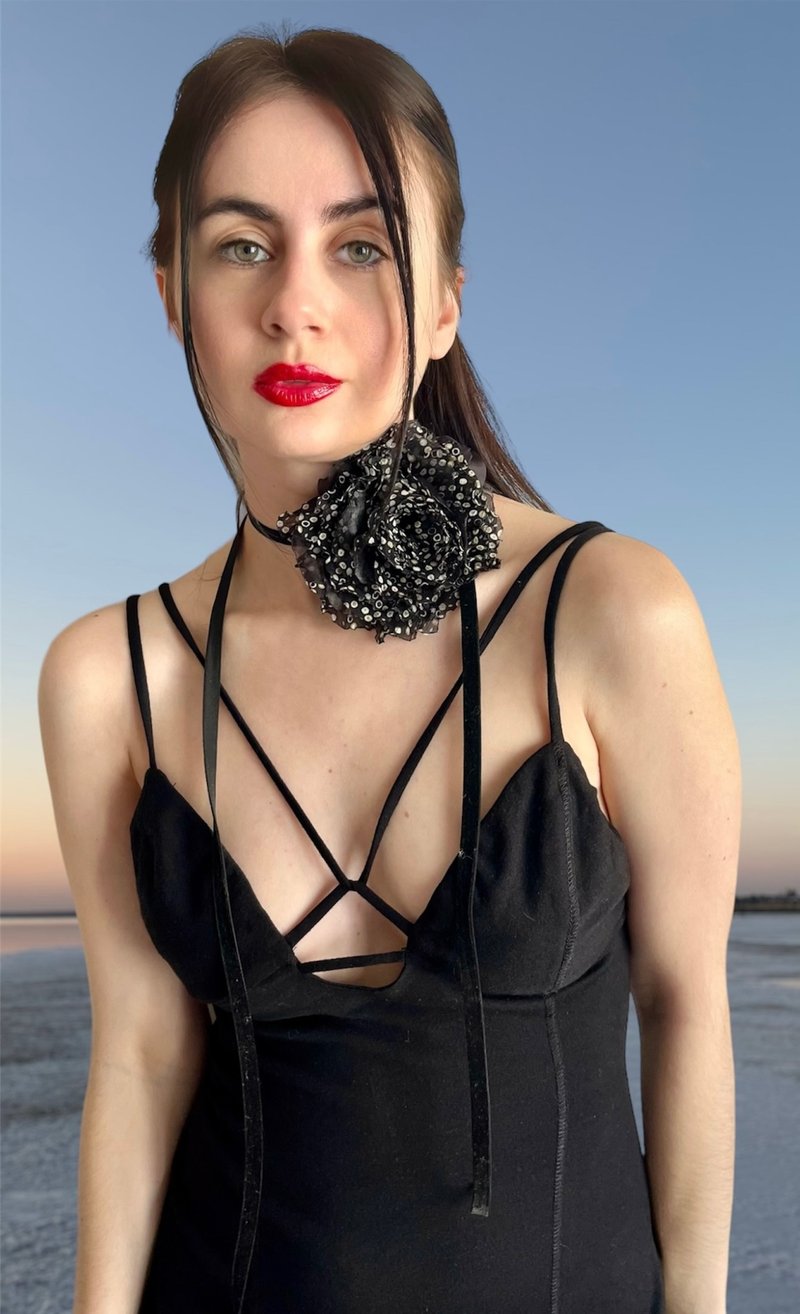 Gothic Black Velvet Choker with Organza and Chiffon Flower Dark Romantic Jewelry - 頸鏈 - 其他材質 黑色