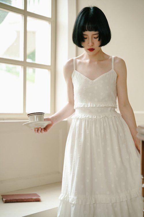 然而 RANER 白色 法式少女波波子吊帶洋裝 無袖夏季芭蕾度假風蛋糕裙子連身裙
