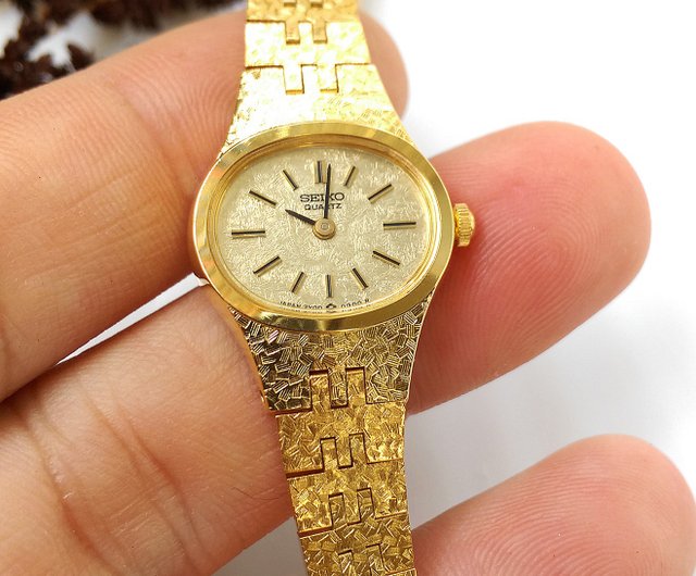 Early ladies quartz watch SEIKO fine metal grain Seiko watch