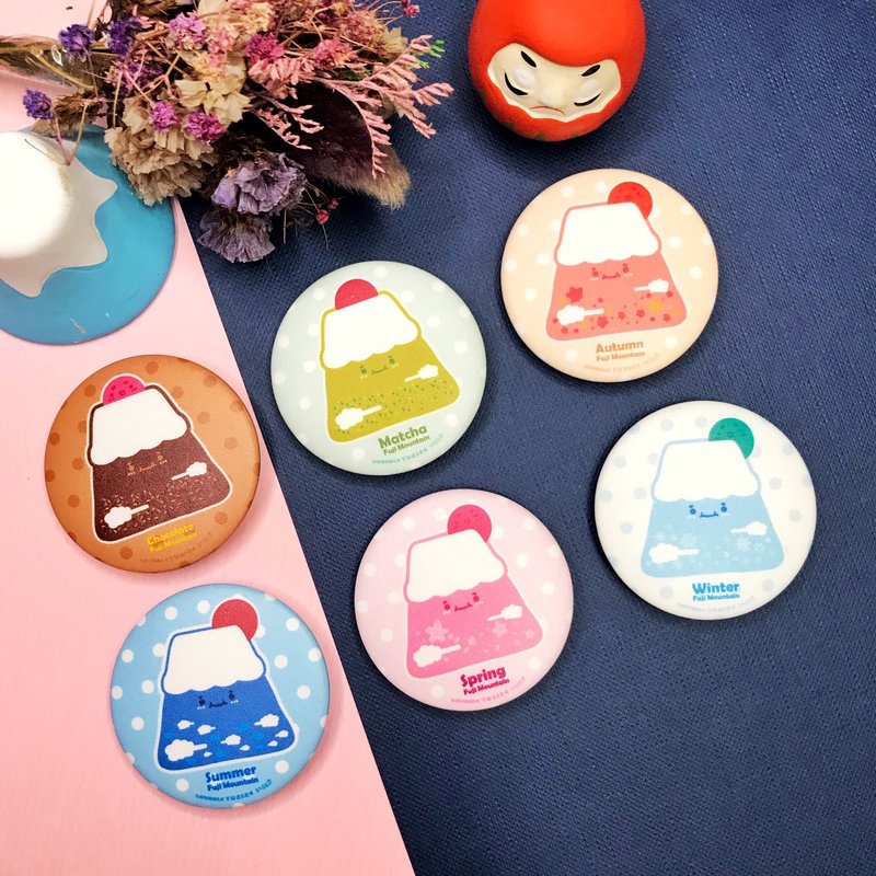 Funny Badge/Key Ring Charm-Four Seasons Candy Mount Fuji - เข็มกลัด/พิน - พลาสติก สีแดง