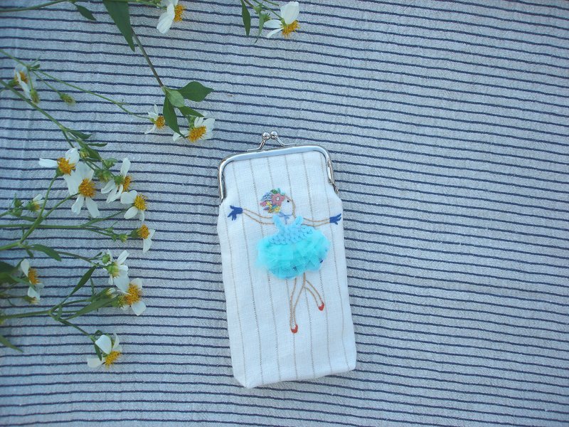 Glasses Case with Ballet Dance Hand Embroidered. - 其他 - 棉．麻 金色