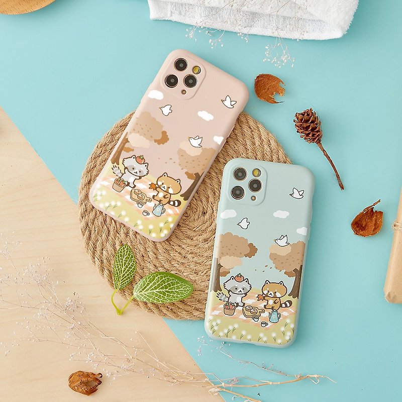 Raccoon Fruit House Autumn Picnic Series All-Inclusive iPhone Case