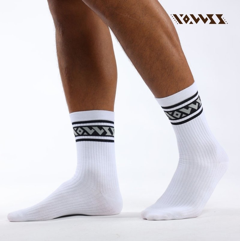 [Totem Series] LOGO horizontal totem sports mid-length socks - ถุงเท้า - ผ้าฝ้าย/ผ้าลินิน ขาว