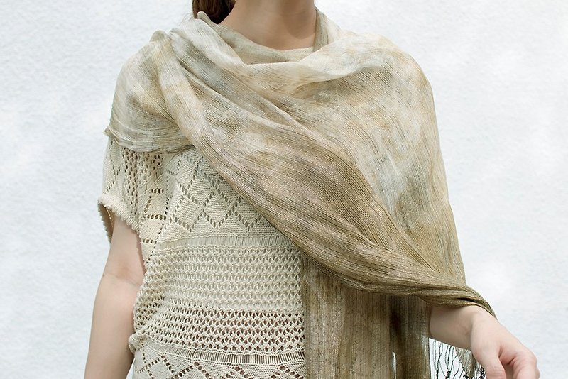 Plant hand-dyed series - Clouds No.002 Terminalia leaves stained scarf / scarves - Scarves - Cotton & Hemp Khaki