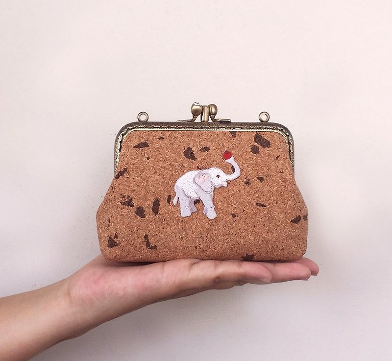 Small elephant double gold in the forest - card pack / coin purse - Clutch Bags - Other Man-Made Fibers Khaki
