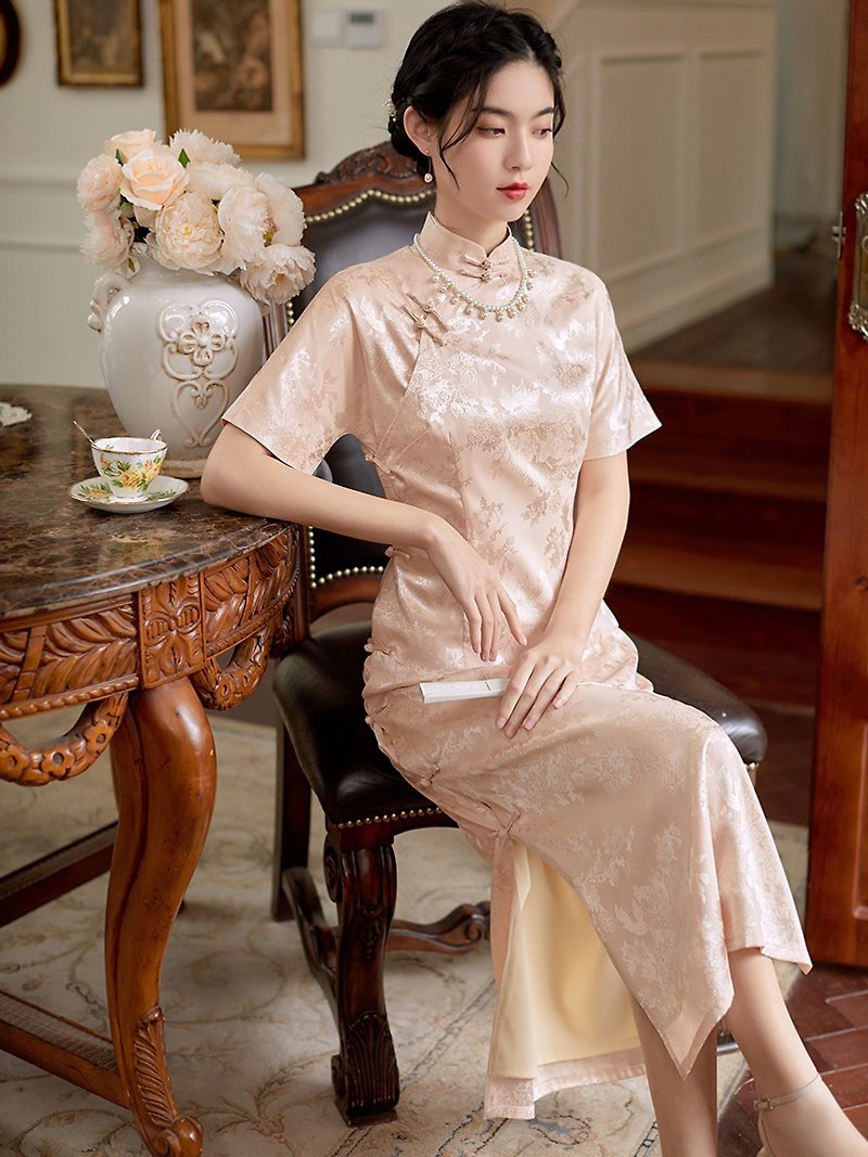 Champagne moon simulation silk jacquard silk cardigan satin cheongsam retro improved new Chinese style dress - กี่เพ้า - เส้นใยสังเคราะห์ สีกากี