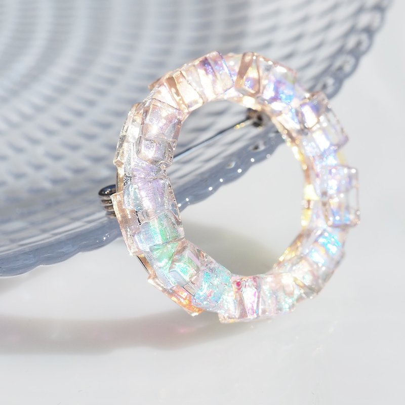 [Special] Shining glass ring (Aurora ring [cold color]) brooch [Made to order]