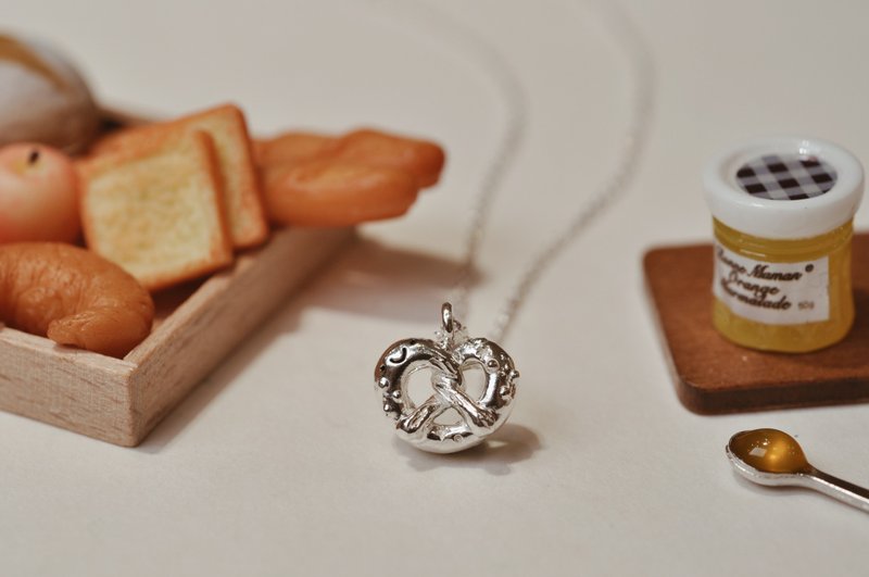 Ermao Silver x Mandy - Bakery Series - [Lucky Knot Bread] Silver. Necklace - Necklaces - Sterling Silver Silver