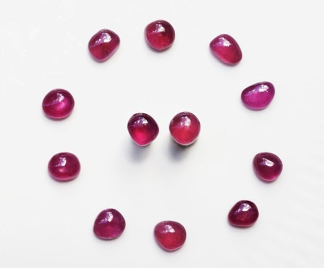 Ruby Cabochon Stud Earrings Rosanna - 設計館lipattijewelry 耳環/耳