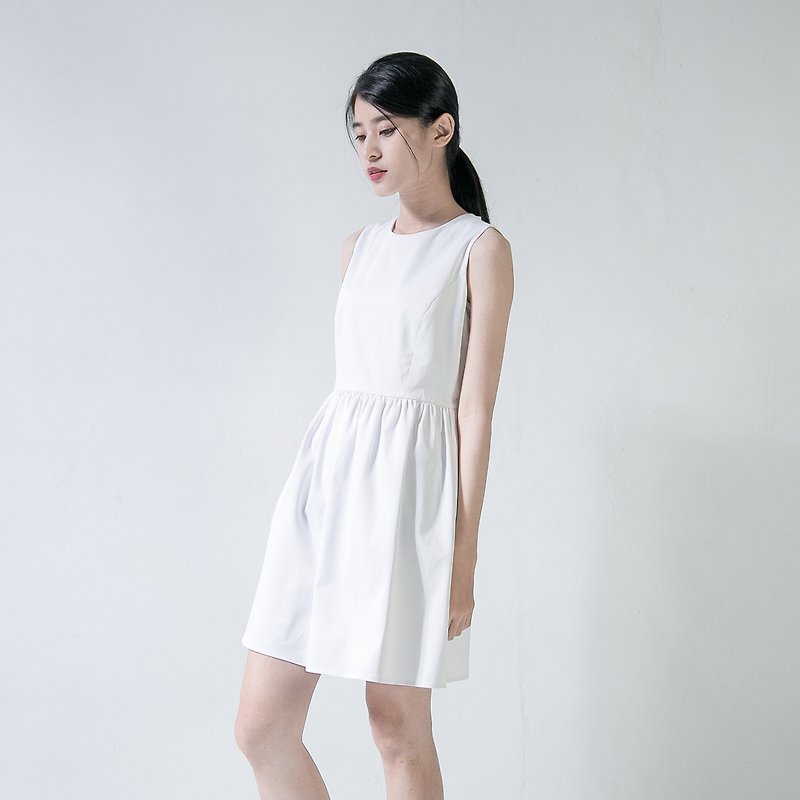 Pleated 娃娃蓬裙洋裝_6SF032_白 - 洋裝/連身裙 - 其他材質 白色