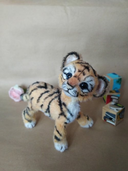 Cute teddy 微型针织收藏毛绒老虎幼崽小雕像填充娃娃amigurumi