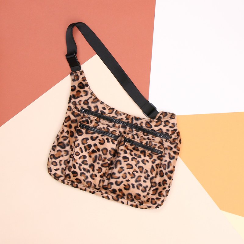 PeterPeter Multi Bag/ 4 Colours - Leopard Print - กระเป๋าแมสเซนเจอร์ - เส้นใยสังเคราะห์ สีนำ้ตาล