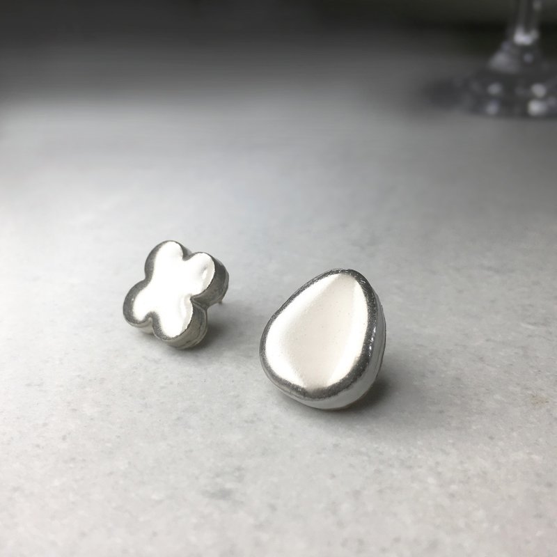 TP-161  タイルのピアス - 耳環/耳夾/耳骨夾 - 陶 銀色