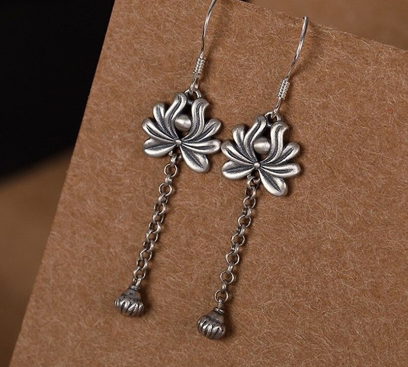 Saint Thai Silver Lotus Earrings for Women 925 Sterling Silver Flower Lotus Buds - 耳環/耳夾 - 純銀 銀色