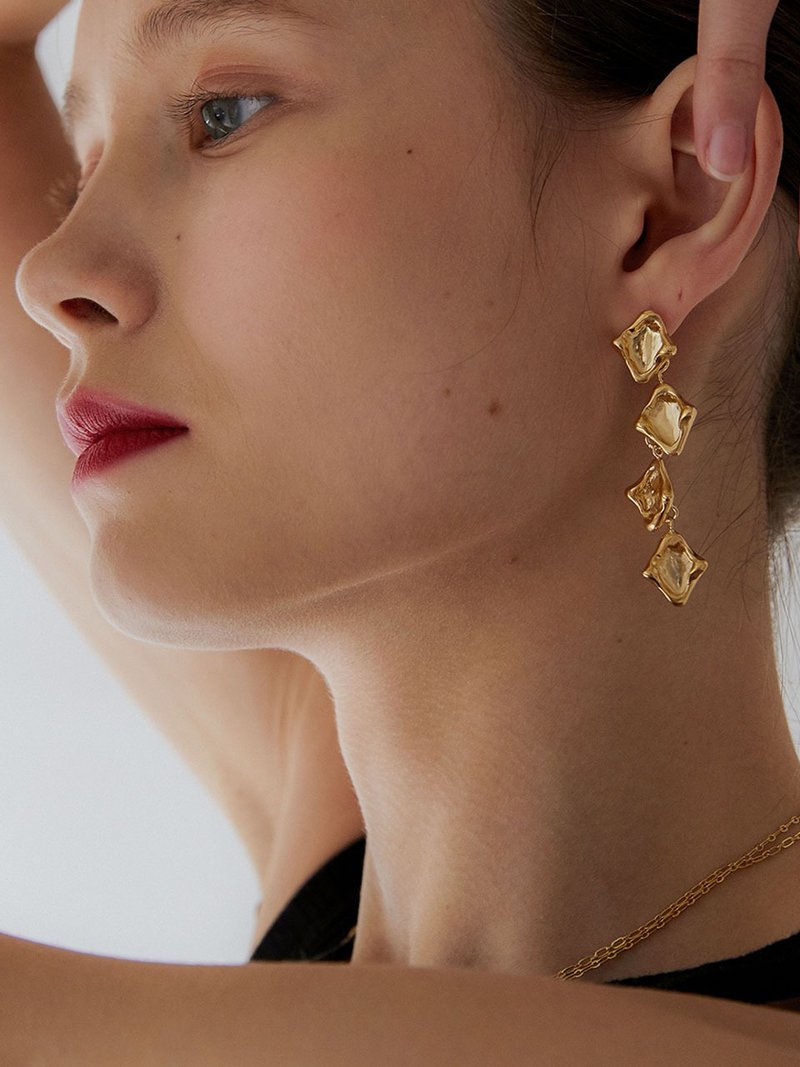 Layers Of Layered 01E Earrings - 耳環/耳夾/耳骨夾 - 銅/黃銅 