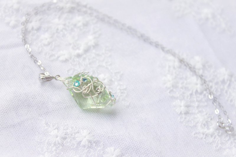 *Mi Luna Story*Wind Stone Crystal Necklace - Necklaces - Glass Green
