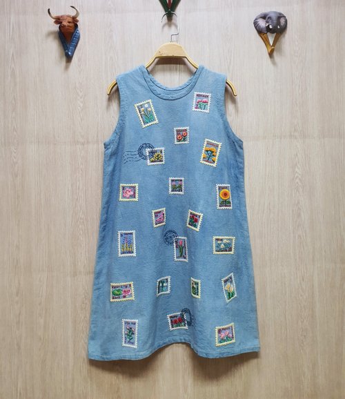 TreeHouse In The Woods 手工刺繡連衣裙、花朵、郵票、鬱金香、字母、玫瑰、雛菊