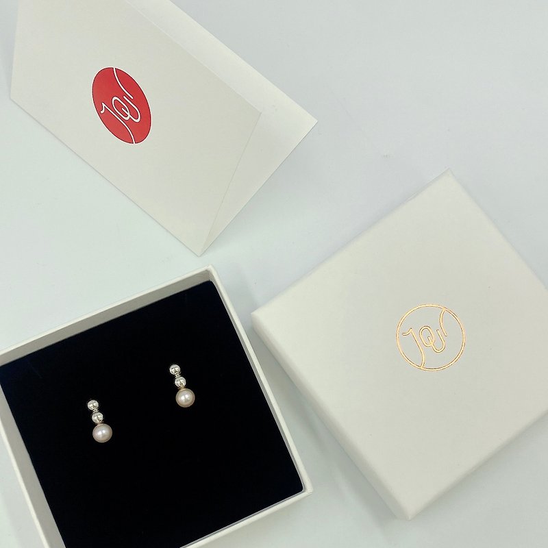 Mother's Day gift box with mother-of-pearl earrings - ต่างหู - เงินแท้ สีเงิน