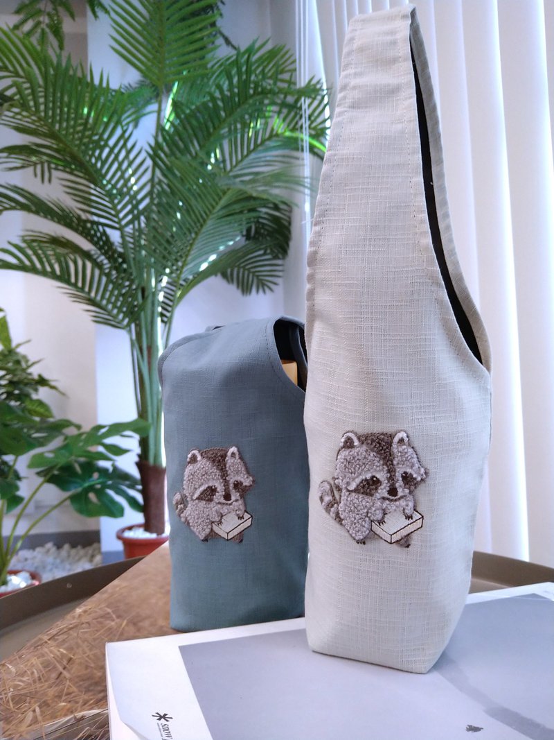 [Raccoon Bag] Cute Raccoon Bag Three-dimensional Embroidery Embroidery Bag Eco-Friendly Bag Cover - Other - Cotton & Hemp Multicolor