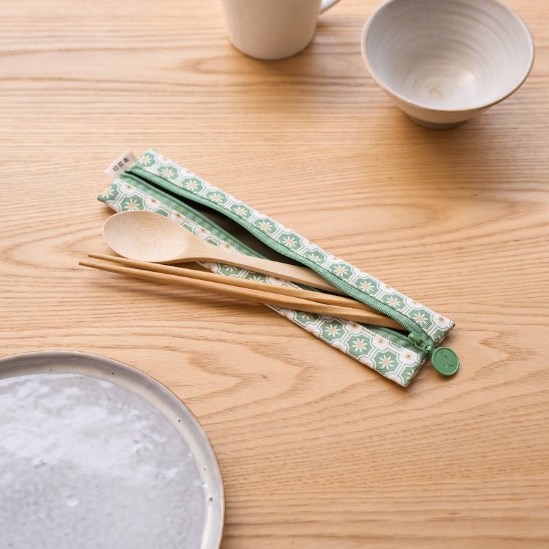 拉鏈餐具袋(含餐具)/老磁磚2號/鼠尾草綠 - 刀叉/湯匙/餐具組 - 棉．麻 綠色